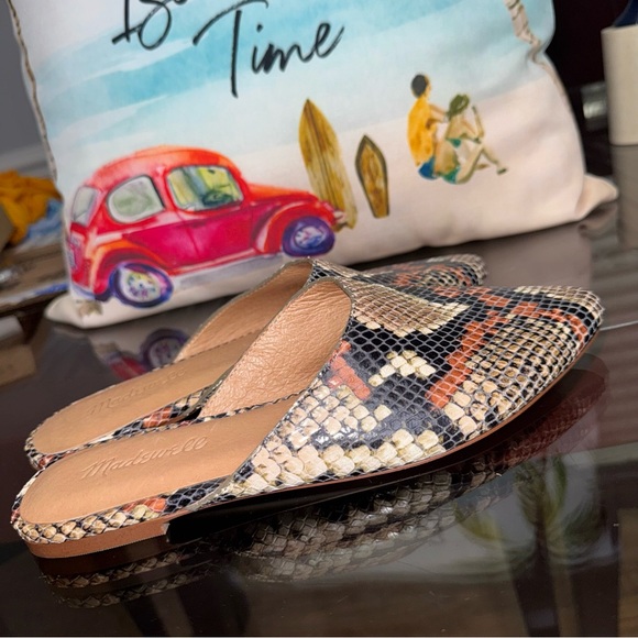 Madewell The Remi Mule Flats In Python Print Size 6.5
In Excellent Condition - Picture 6 of 13